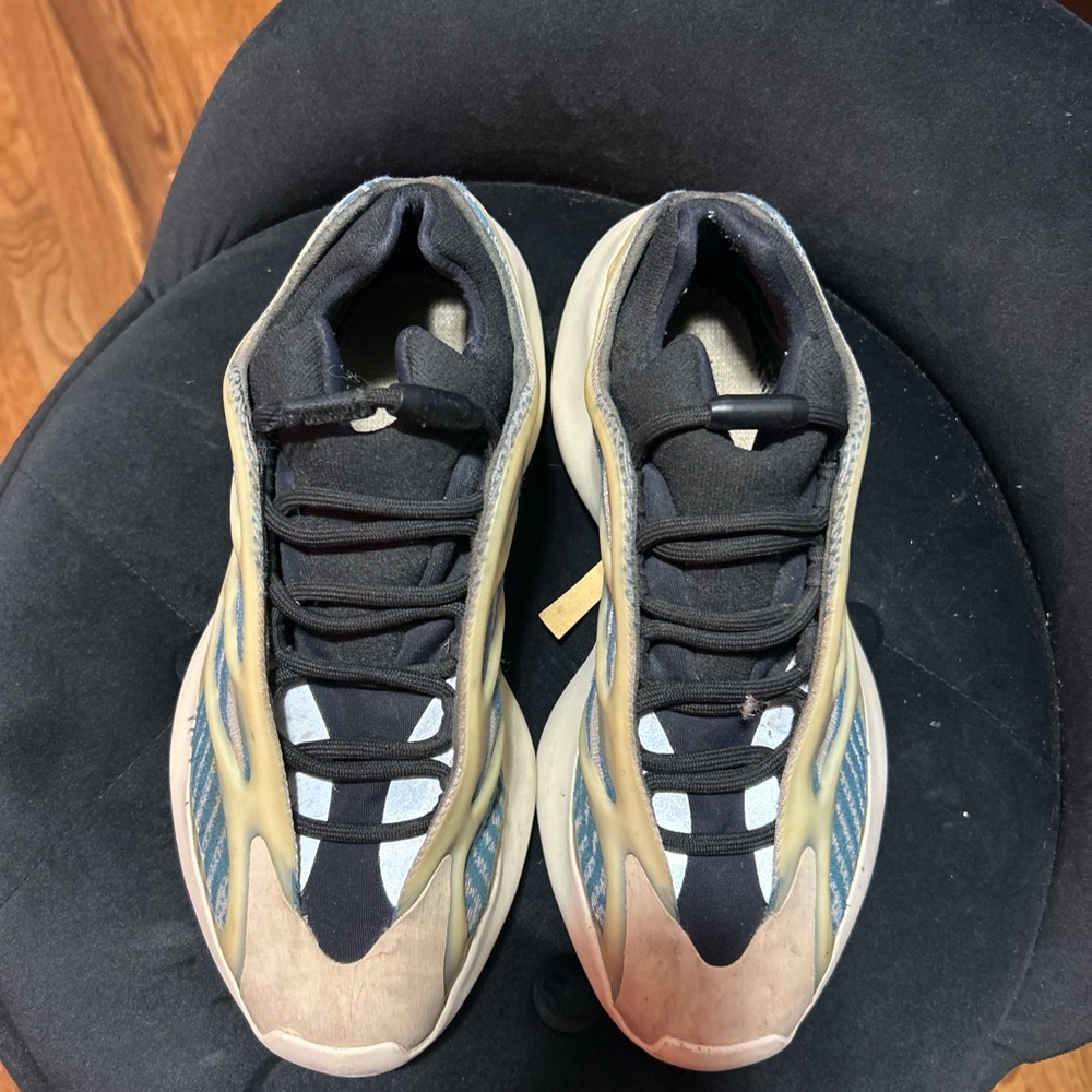 Yeezy 700 V3 “kyanite”